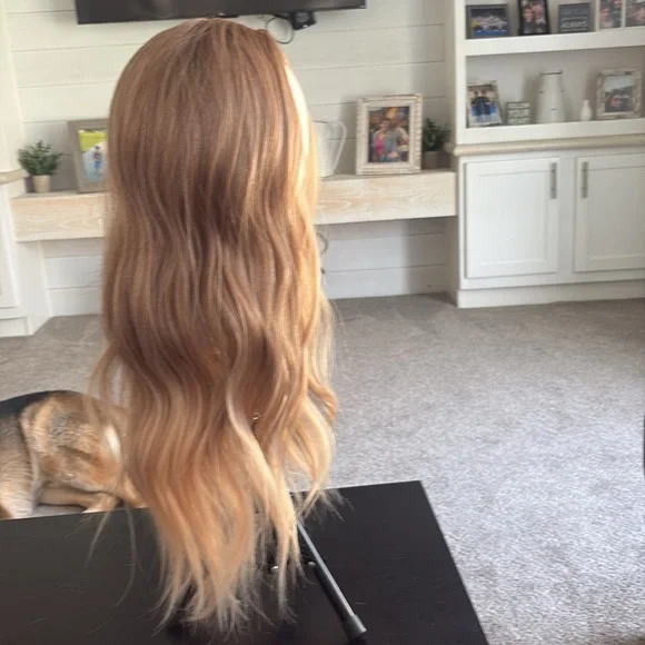 Chelsey Smith Crowns apricot standard size T-part wig - Picture 4 of 10